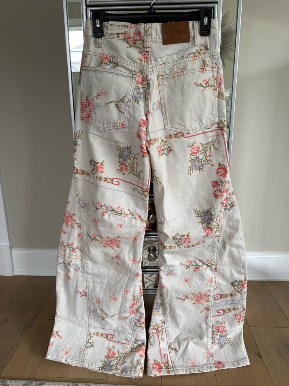 NWT - Free People - EDEN Printed High Slouchy Jeans - Picture 5 of 14
